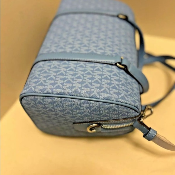 NWT Michael Kors Women Travel Medium Satchel Shoulder Crossbody Bag Handbag $678 - Picture 8 of 10